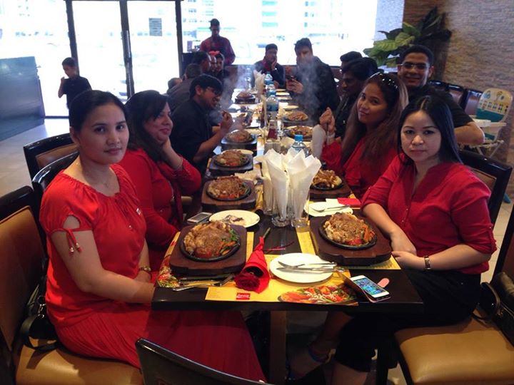 Infobahn ladies in Red